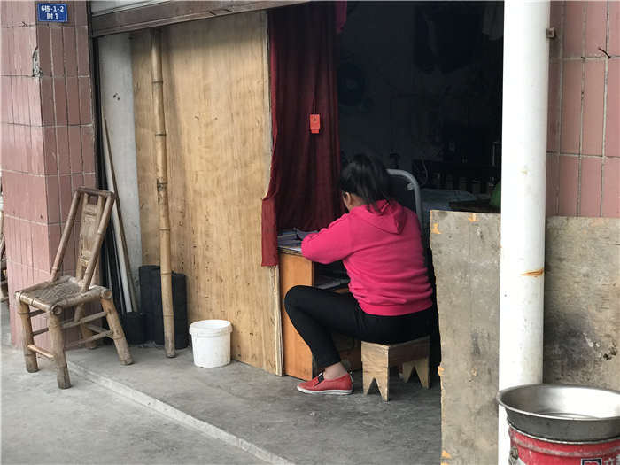 乱逛|曾经我总是跟着大人赶犀浦