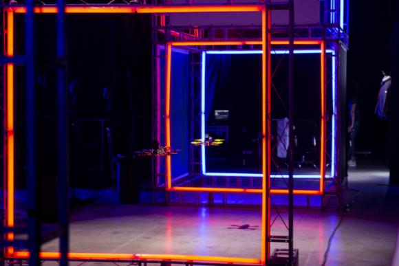 tommyhilfiger汉密尔顿奔驰,tommyhilfiger梅赛德斯