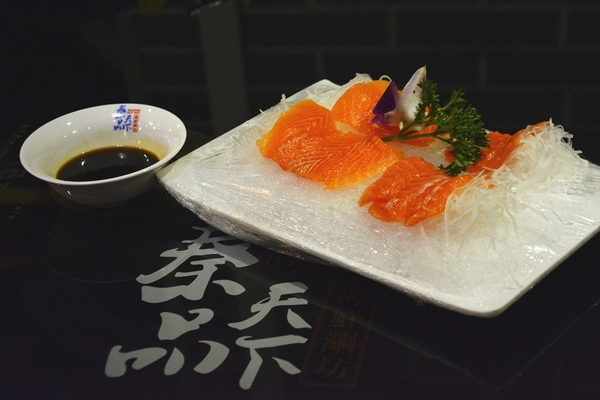 端午节带父母到西安秦品天下吃海鲜吧