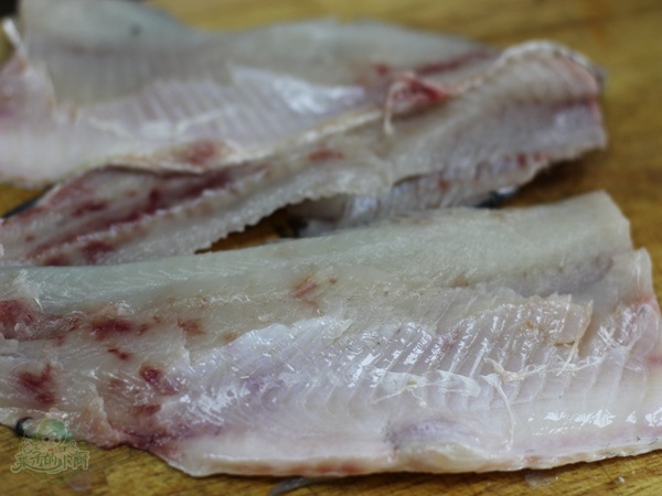 生鱼切鱼片的正确方法和技巧,怎么处理鱼片才嫩滑