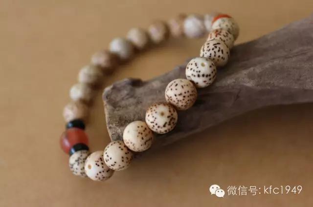 手串的佩戴方法图解,24颗手串怎么佩戴比较好