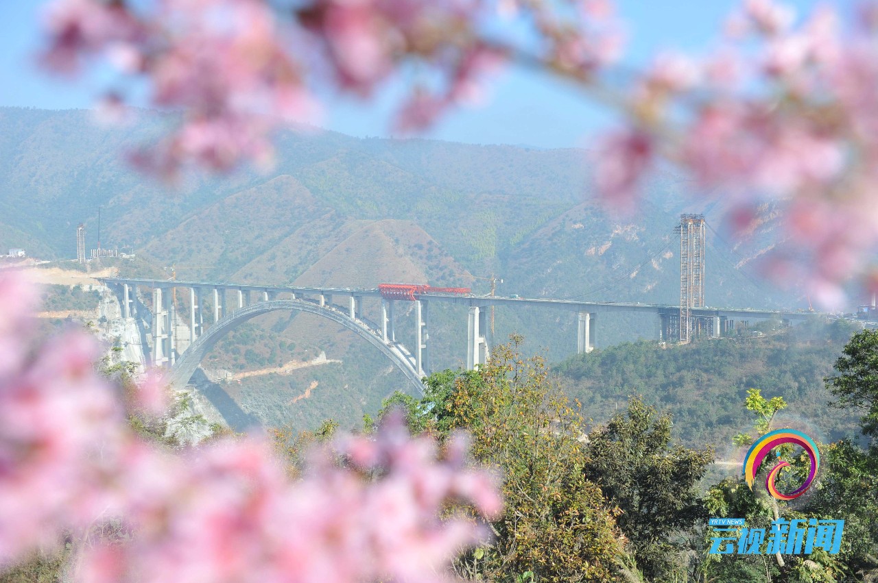 北盘江铁路特大桥和公路特大桥,中国最高桥北盘江大桥建设