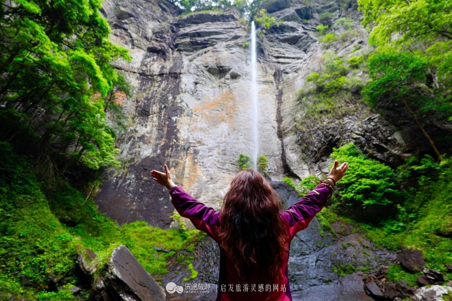 云顶景区瀑布,云顶山峡谷七彩瀑布
