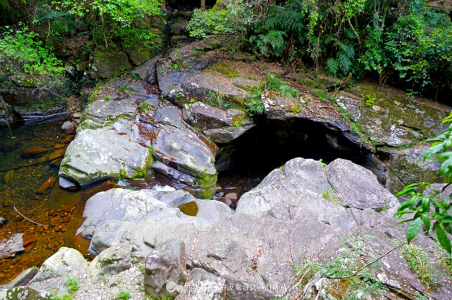 云顶景区瀑布,云顶山峡谷七彩瀑布
