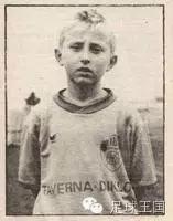 绝对巨星齐达内完全版,天下足球绝对巨星莫德里奇