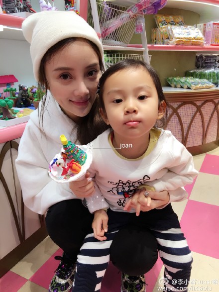 爱戴美瞳的女明星,戴美瞳的女明星图片