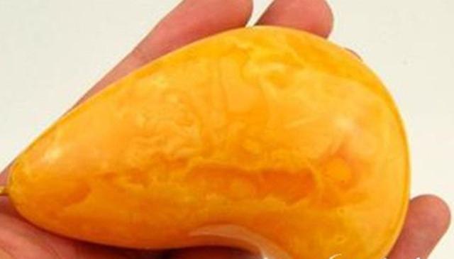 十大骗人的蜜蜡,真假蜜蜡鉴别就这一招有图有真相