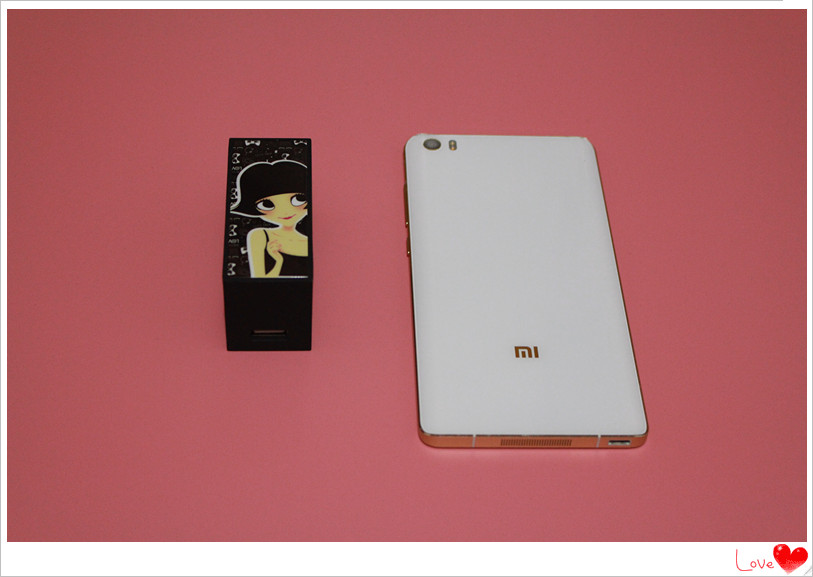 萌奇泡芙小姐移动电源充电器---小巧却别致一格