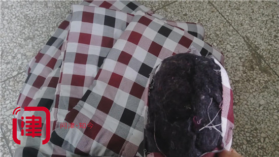 线头碎布沾满碘酒的纱布啥都有!他们卖的“黑心棉”真的黑芯儿