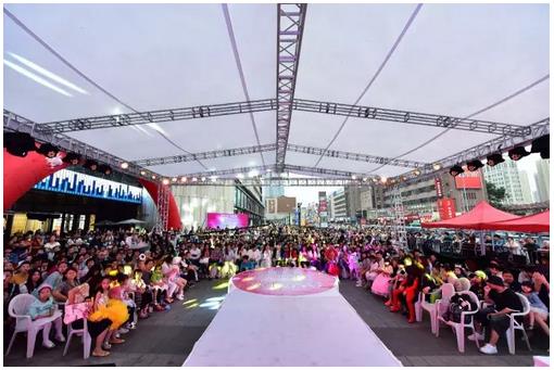 奥克斯广场杯菲尚·星方向少儿模特盛典青岛华丽落幕