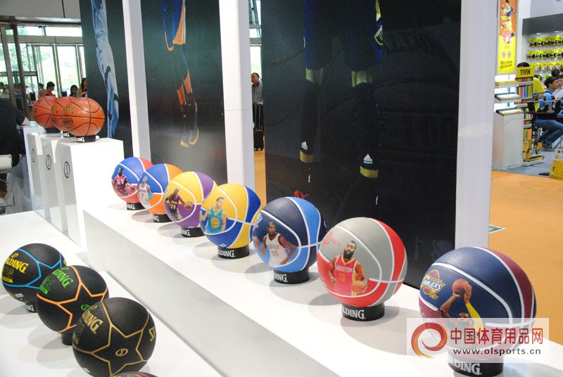 YONEX、阿迪达斯、斯伯丁三大品牌携球类新品重磅亮相