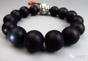 四川顶级乌木手串,稀有木材世人珍重的乌木手串
