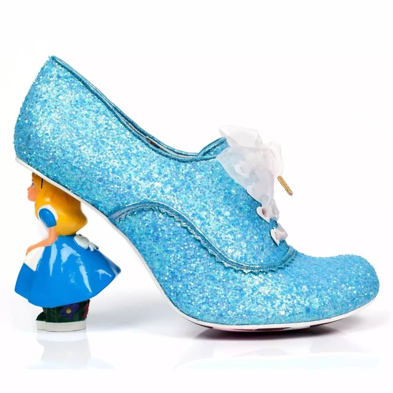 鞋履上的梦游仙境