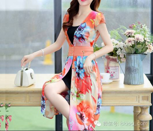 女夏季小碎花吊带裙潮款,夏季碎花温柔气质复古