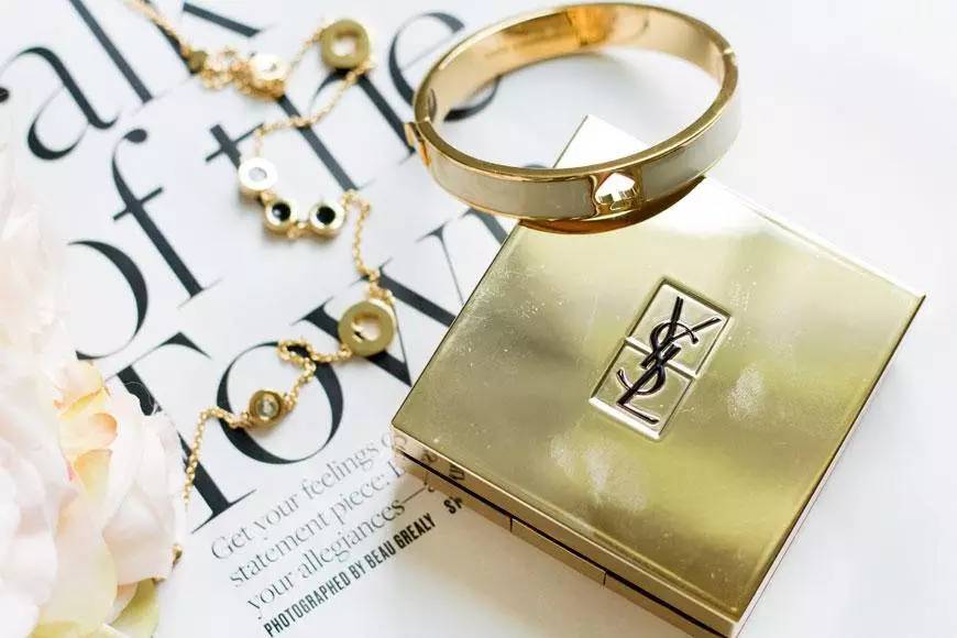 ysl新款粉气垫真假,ysl圣罗兰聚焦光感蕾丝气垫