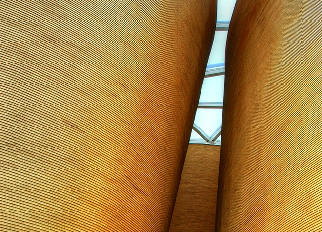 万科为什么会遭遇宝万之争,万科转型王石