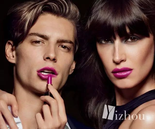 现在的美妆品的名字太太太太少儿不宜了，“一丝不挂”、“事后清晨”、Sex-Proof……