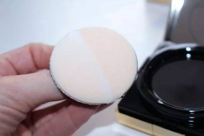 ysl新款粉气垫真假,ysl圣罗兰聚焦光感蕾丝气垫