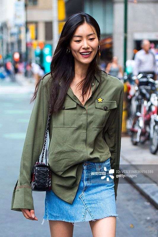 缁村瘑澶х闈㈣瘯妯＄壒,缁村瘑澶х绉诲笀涓婃捣