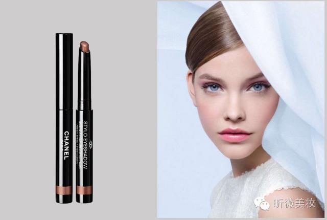 裸色系眼影棒,一盘眼影能够搞定全脸妆容推荐