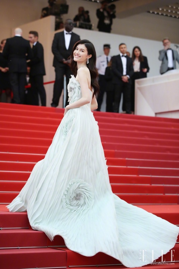 这15条来自戛纳的礼服裙，我们请你摸着良心来打分！