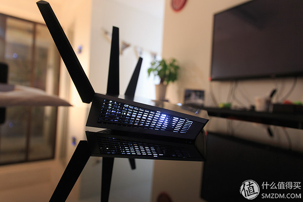 做工精良,外观大气,配置强悍~测NETGEAR美国网件Nighthawk夜鹰R6900别墅级无线路由