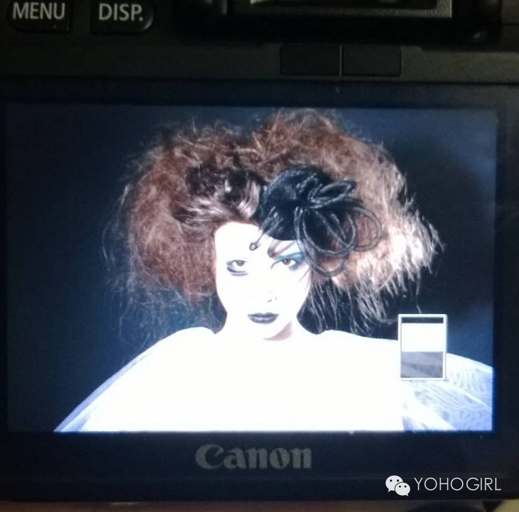 男生爱得要死的美式理发也是女生潮流，不过女生理发师更酷！