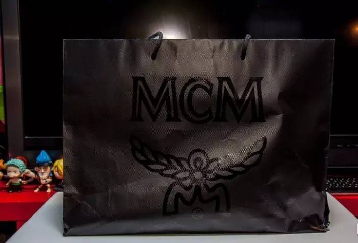 剁手好物分享,新款mcm双肩包樱花粉