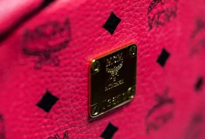 剁手好物分享,新款mcm双肩包樱花粉