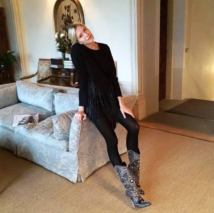 把腿拉长的拍照方法,拉长腿的拍照姿势