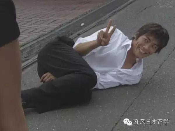 遇到小混混找事,吃烧烤遇到小混混找事