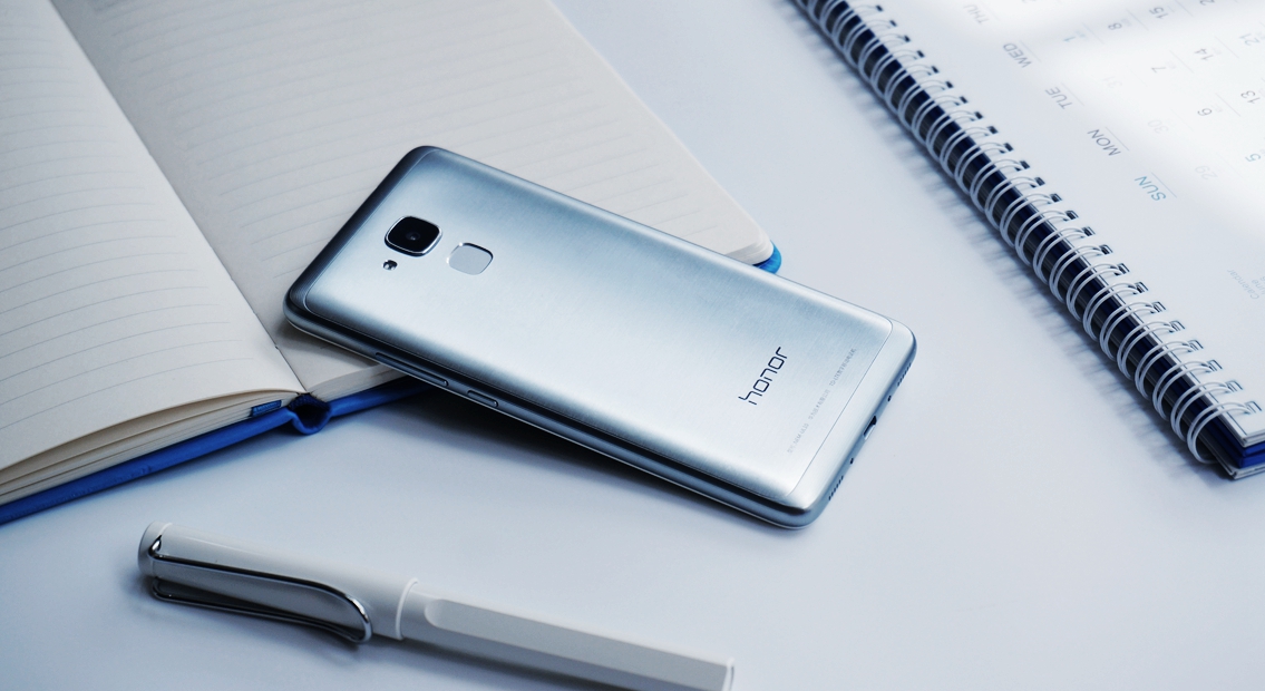 荣耀畅玩5c和荣耀5c,新机快评荣耀畅玩5c快速上手