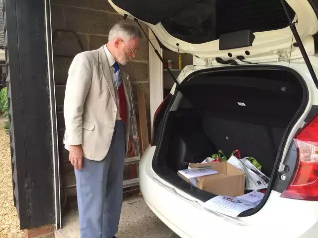 英国老绅士日常,英国绅士和美国嬉皮士