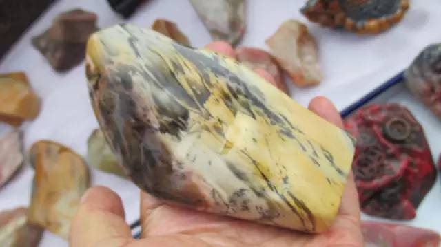 鍗氶泤鐭宠僵,鍗氶泤杞╁灞辩煶