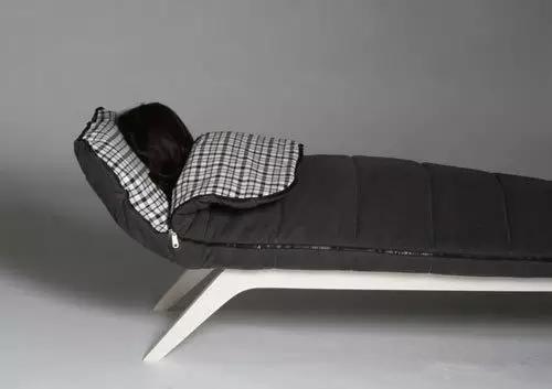 喂！椅子弄这么舒服，坐上去还下得来吗？