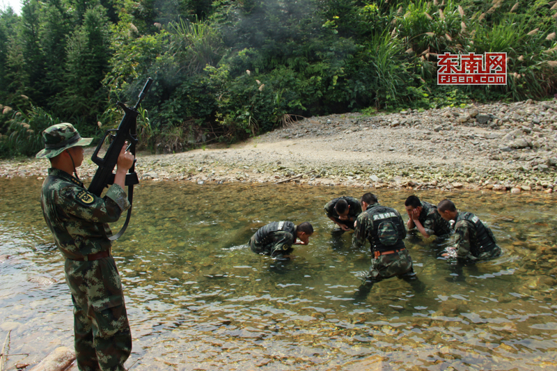 特警魔鬼周极限训练图片,武警江西鹰潭总队魔鬼周训练视频