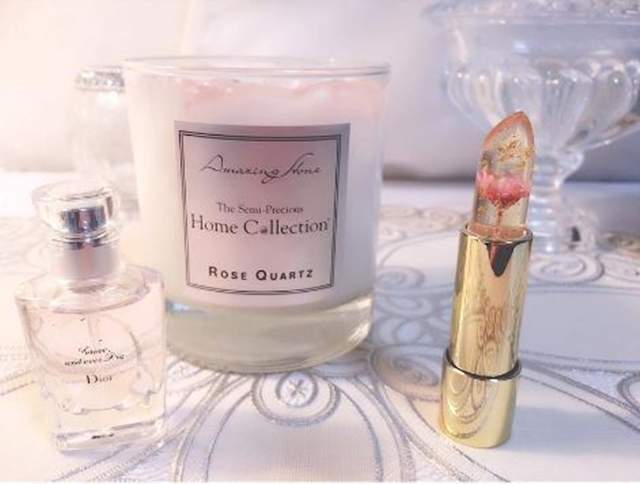 网络爆*K红**ailijumei果冻口红，这朵花就是点睛之笔！