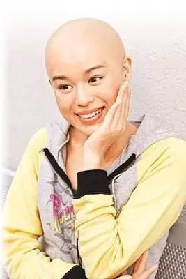 就算爱豆变光头，依旧是迷妹们最喜欢的一颗卤蛋。