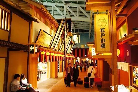 世界上最不好降落的机场,全球最好睡的机场