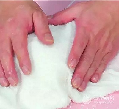 水晶虾饺兔子做法,广东兔型虾饺做法