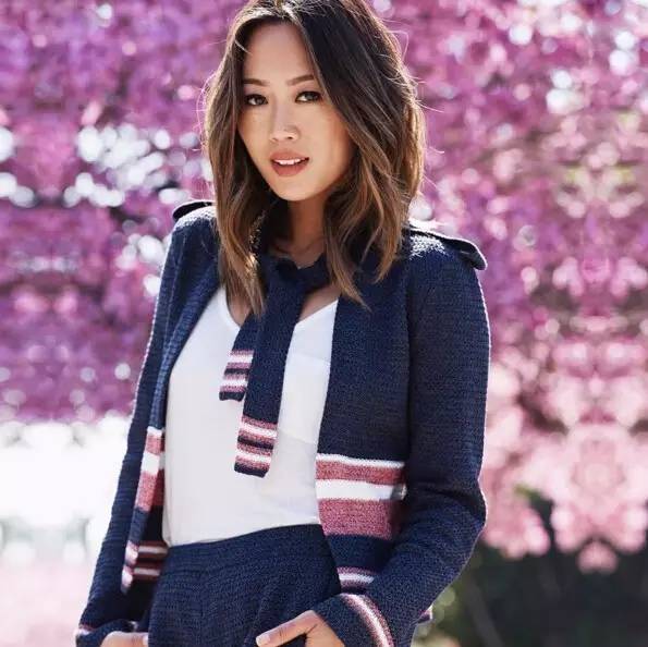 把腿拉长的拍照方法,拉长腿的拍照姿势