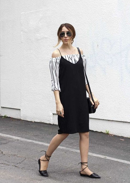 夏天当然少不了一件吊带裙,夏天需要一条温柔的吊带裙