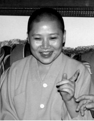 赵雅芝背后的故事,为赵雅芝出家的香港演员