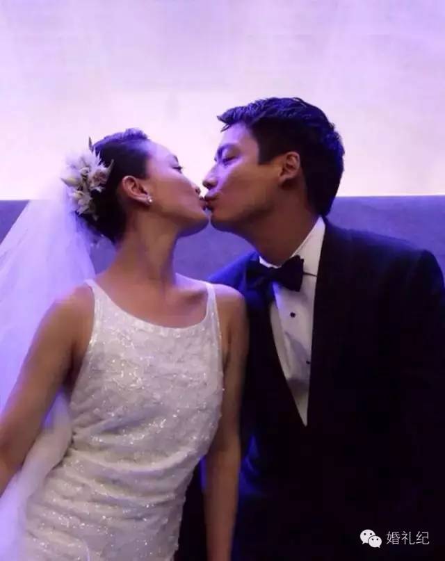 大部分人接吻是怎么吻的,婚礼上的亲吻是怎么吻的