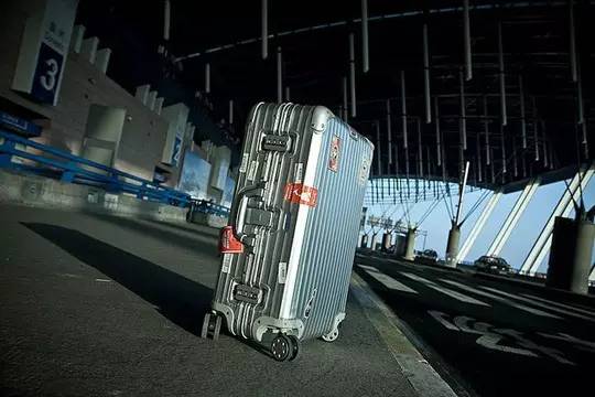 RIMOWA旅行箱,德国品牌旅行箱rimowa有多重