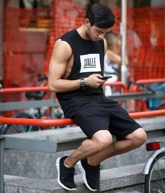 高个夏季穿搭技巧,如何打造夏日清凉感穿搭