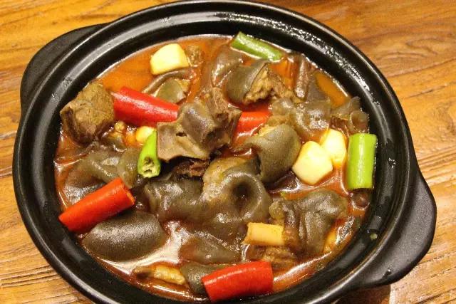 北京有家魔力餐厅，号称京城的“米饭收割机”，一到饭点就排队！