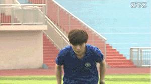 鹿晗踢球水平怎样,鹿晗足球在娱乐圈是什么水平