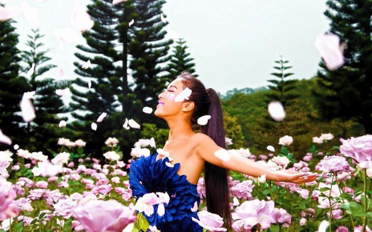 夏日轻盈柔顺的秀发体验，就在澳洲绿色溪谷