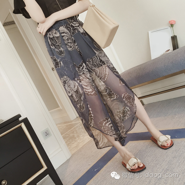 这么美丽的衣服你还在犹豫什么？